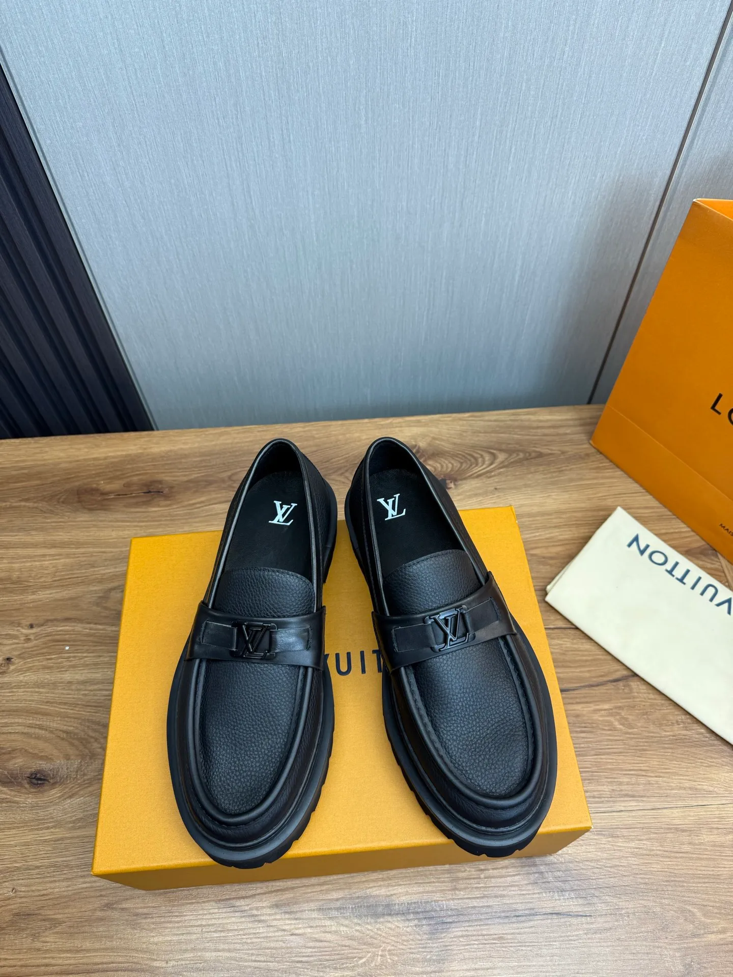 Men's shoes 💰640💰 LV. - Men's business casual leather shoes, top quality cow products. 1:1 shipment ⬆️Luxury and noble 👞All imported original brand leather materials, just to create a more comfortable wearing experience, upper: original cowhide ➕Imported full cow lining, original outsole ✔️36-45 (38.45 non-refundable)